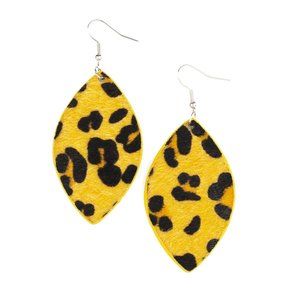 NWT Textured Animal print flashy fish hooks